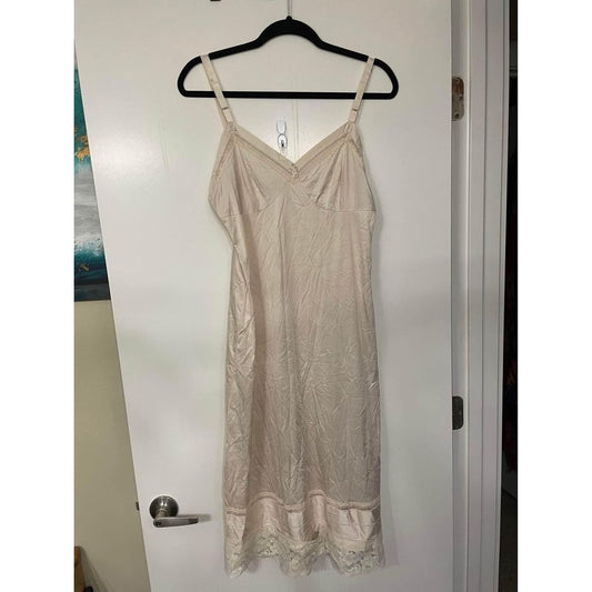 Lorraine Vintage Lingerie Slip 36 tall Nylon  Nightgown dress Lace